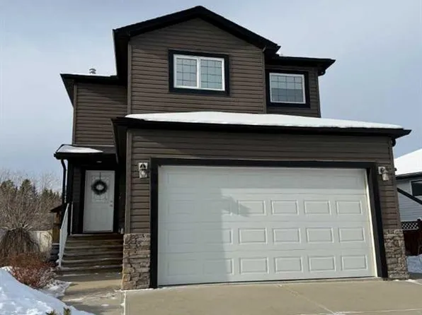 1204 E 1st St NE, Sundre, AB T0M 1X0