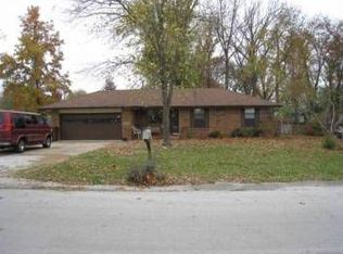 112 W Oak St, Nixa, MO 65714