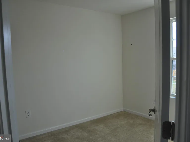 905 Susan Cir — Photo 25