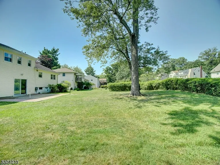 17 Brook Pl — Photo 21