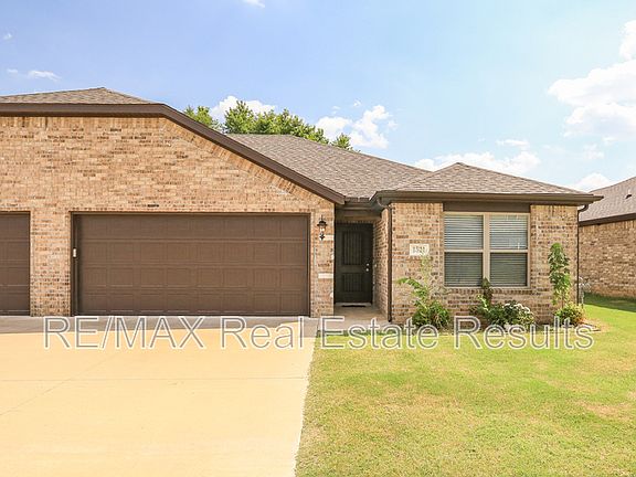 3rd image of 1521 Purple Finch St
