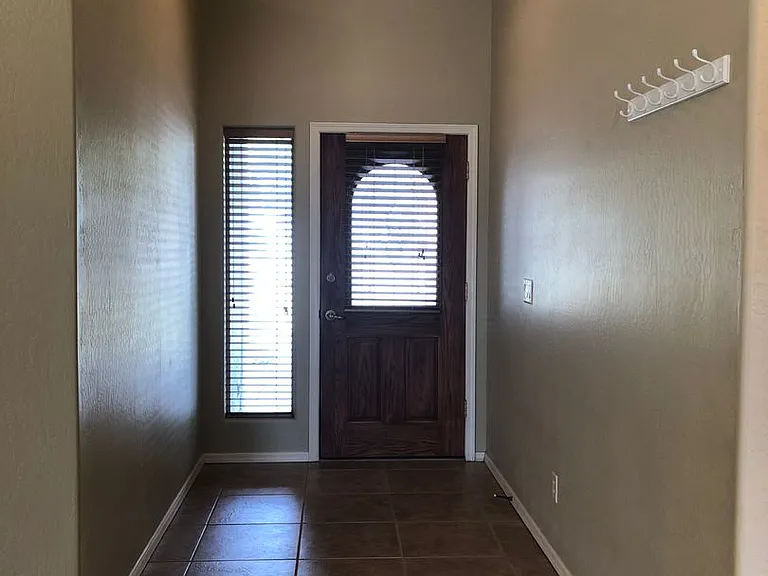 1216 Mosher Ln — Photo 2