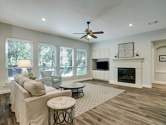 4th image of 33311 White Oak Ct