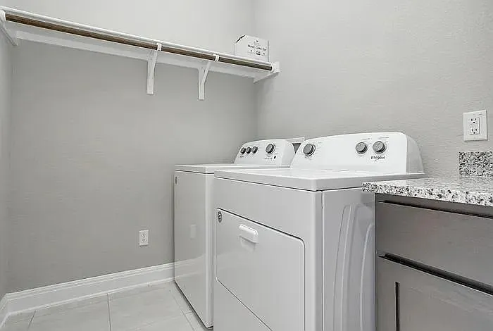 4655 Katherine Dr — Photo 29