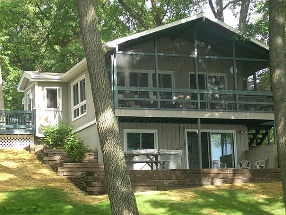 3rd image of 13335 Oakcrest Ave