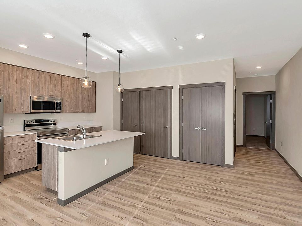 1st image of 13521 97th Ave E #101