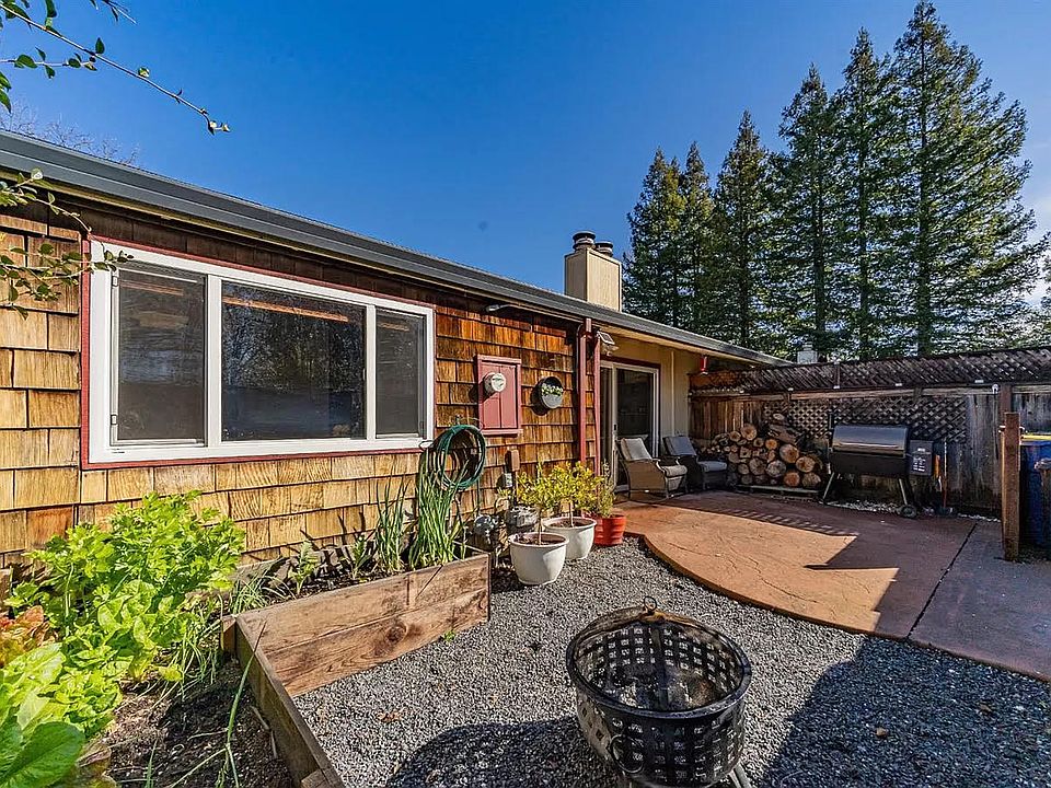 1st image of 405 Woodbine Way