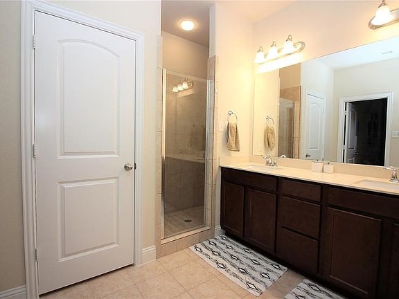 5th image of 2504 Sun Creek Dr