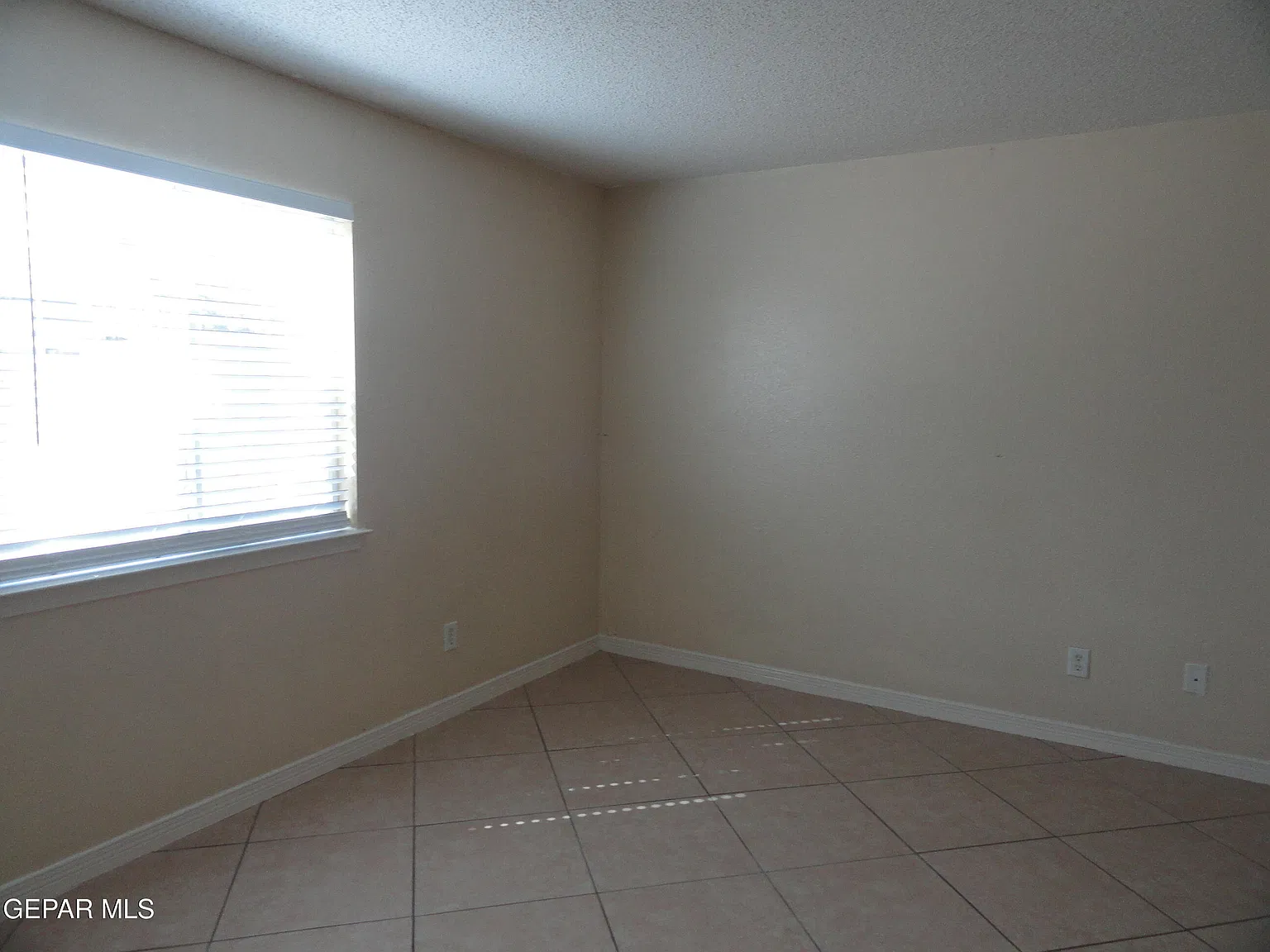 4 bed, 2.0 bath, 1546 sqft, $1,950 — Photo 4