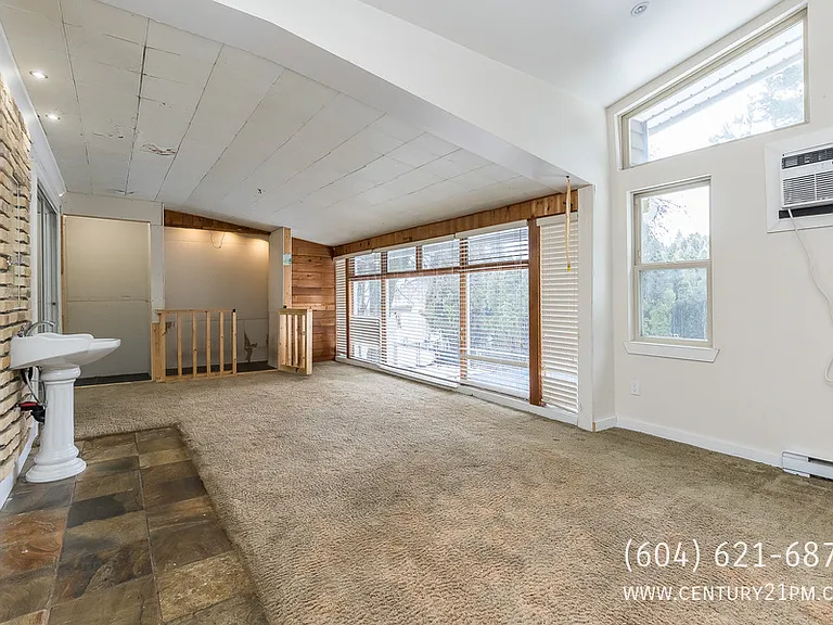 2088 Majestic Cres #UPPER — Photo 18