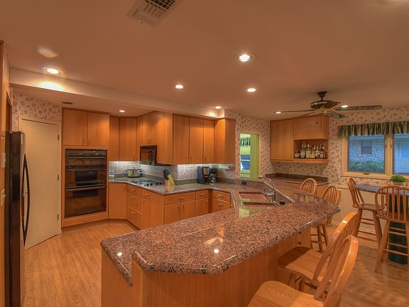 5th image of 307 Meadowlakes Dr
