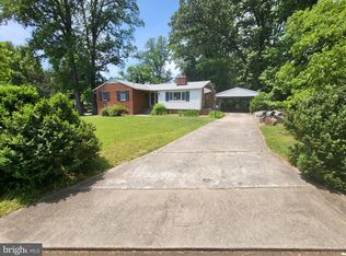 9116 Brian Dr, Vienna, VA 22180