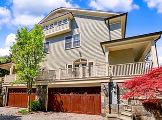 71 Orchard Pl #2, Greenwich, CT 06830