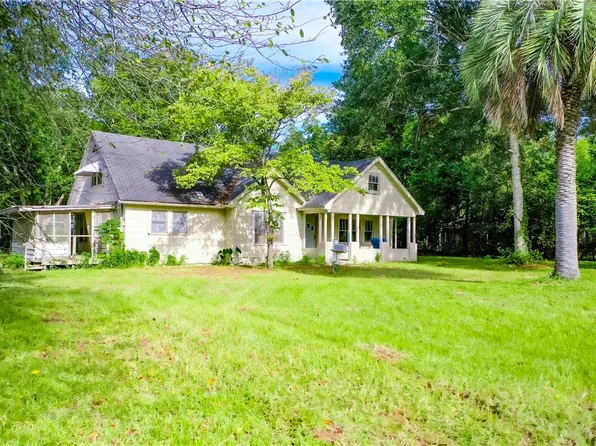 2019 Sunnyside Dr, Waycross, GA 31501