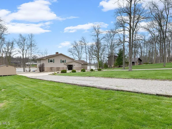 703 Holiday Dr, Willard, OH 44890