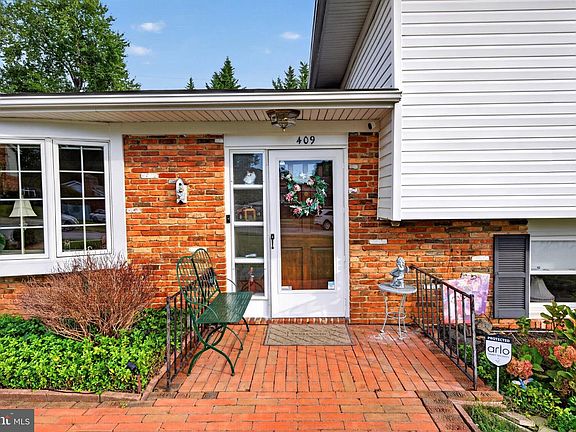 3rd image of 409 Neepier Rd