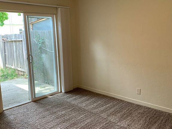 4th image of 1821 Madrone Ave