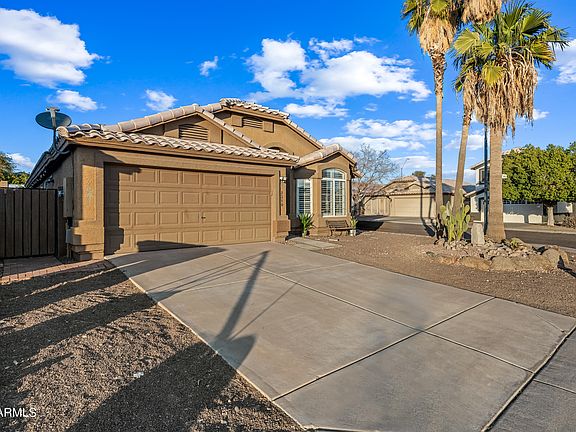 2nd image of 2310 E Siesta Lane