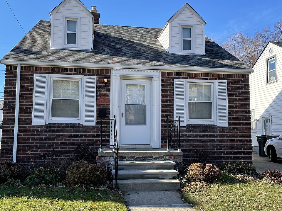 1st image of 451 N Waverly St