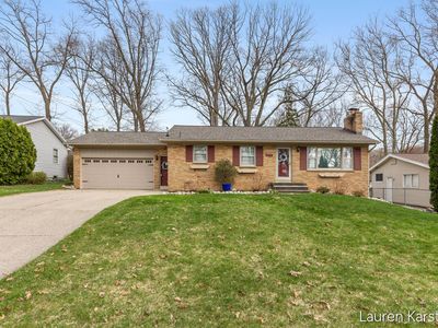 5520 Greenboro Dr SE, Kentwood, MI, 49508