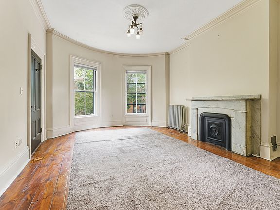 4th image of 33 Mattoon St #2