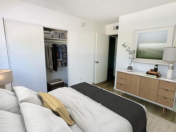 5th image of 358 Leslie Way #12