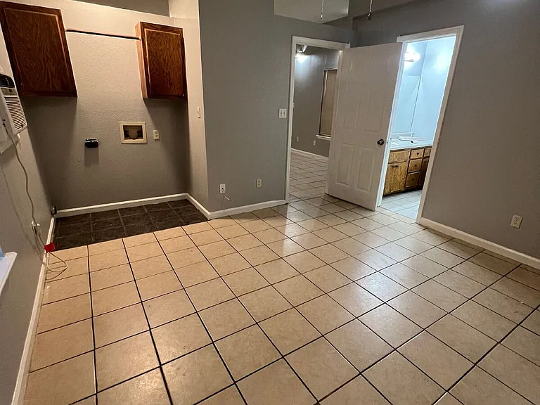 1115 W Jefferson Ave #B — Photo 6