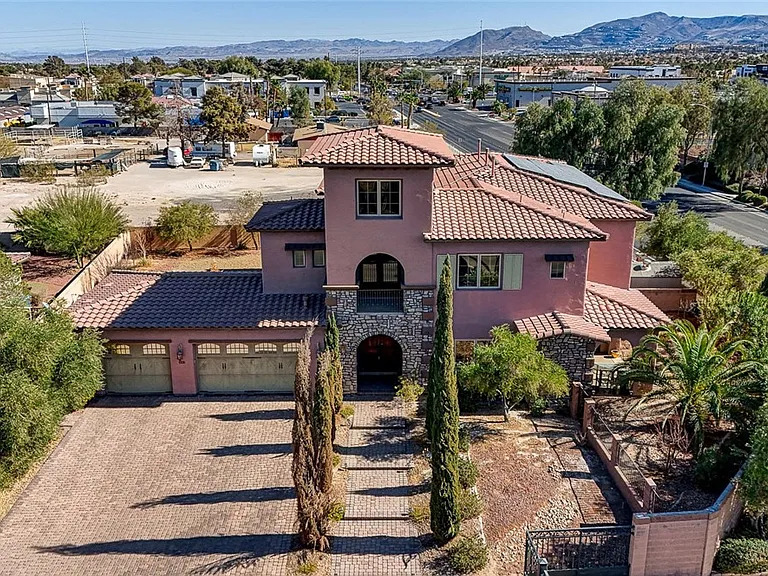 8490 Via De Bellasidra Ct — Photo 92