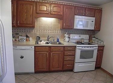4th image of 414 Deerfield Dr