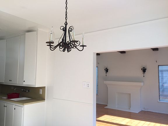 5th image of 437 S Cochran Ave APT 10