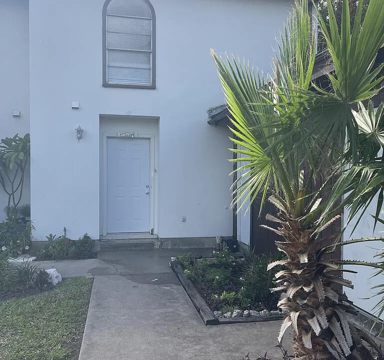 701 Continental Dr #3