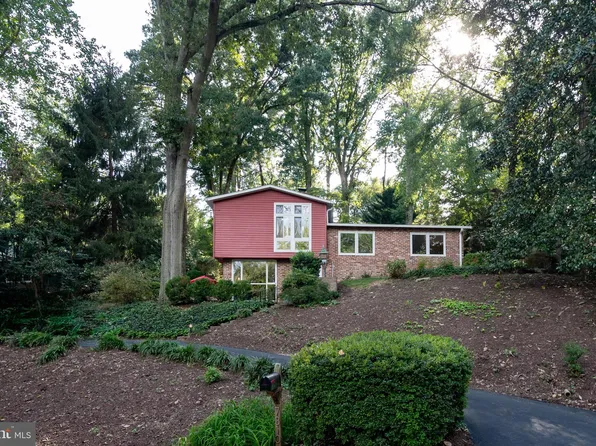 7310 Rippon Rd, Alexandria, VA 22307