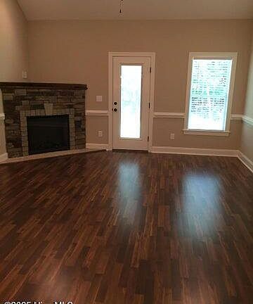 5th image of 1632 Cambria Dr #B