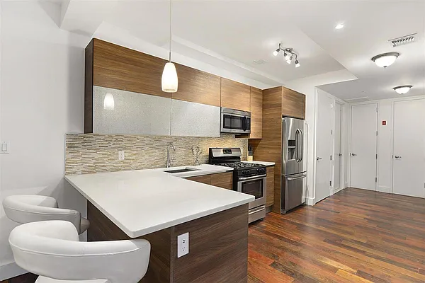 Rented by Blue Egg Realty Corp | media 19