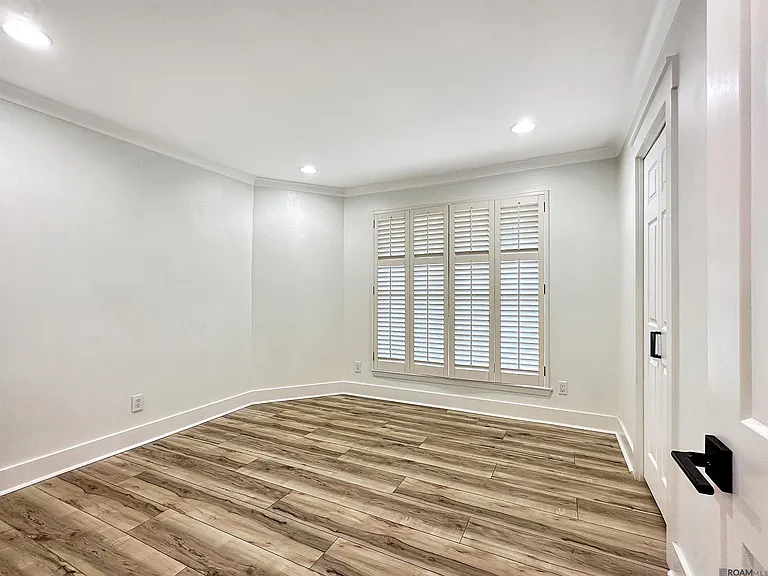 7323 Sheffield Ct — Photo 16