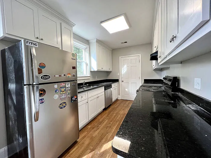 319 Howard St — Photo 15