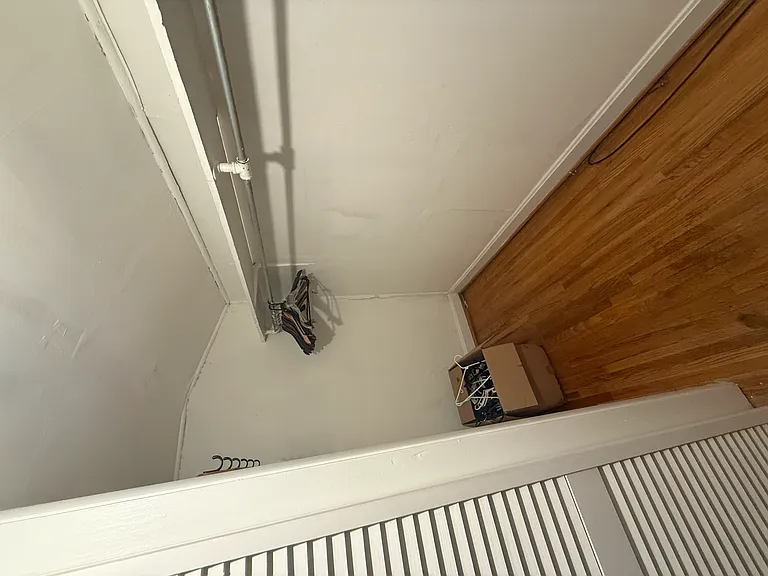 1004 Gillock St — Photo 27
