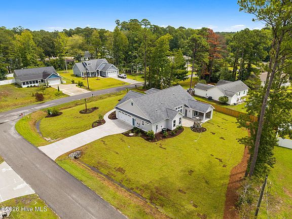 3rd image of 115 Boundary Loop Road NW