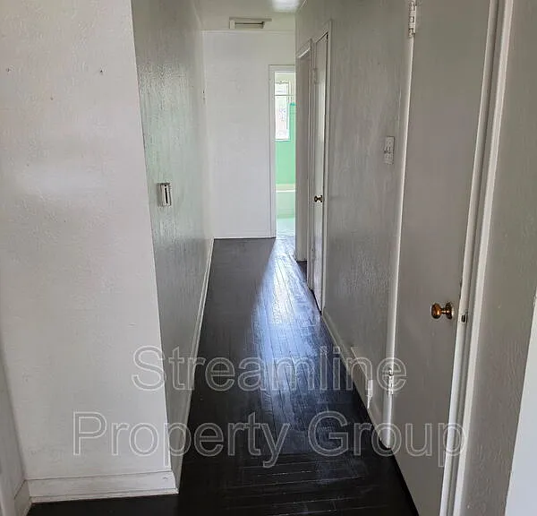 33 S Colorado Blvd — Photo 10