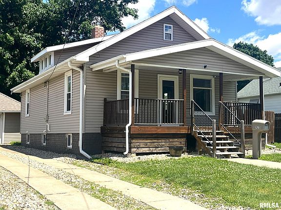 3rd image of 925 Warren St