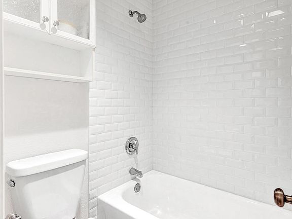 3rd image of 4408 Larner St