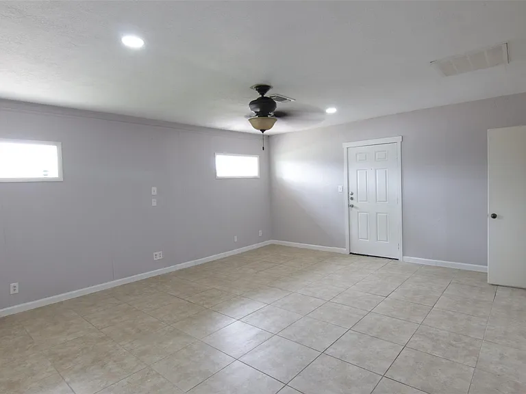 7941 Longridge Dr — Photo 15