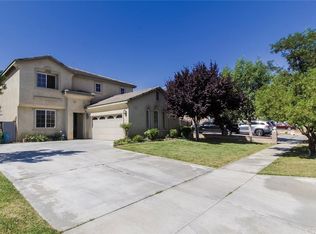 14515 Arthur St, Oak Hills, CA 92344