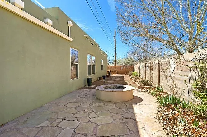 209 Manhattan Pl NW — Photo 21