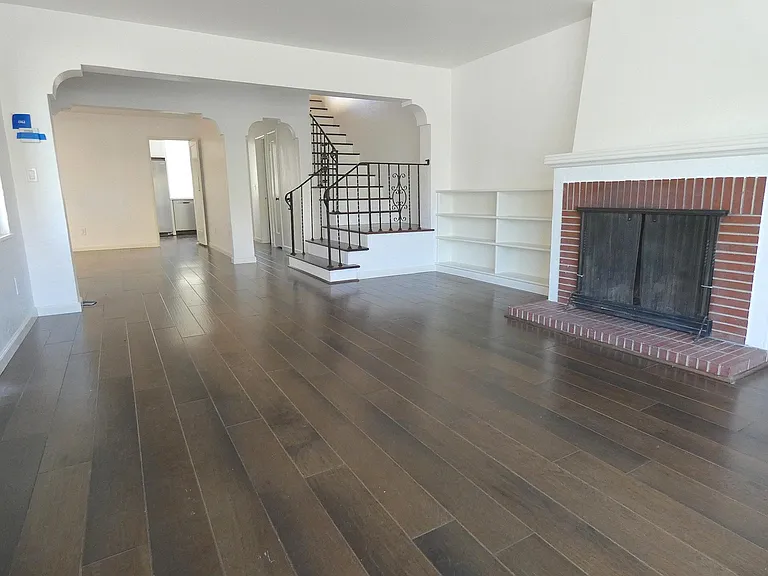 4236 Oakmore Rd — Photo 2