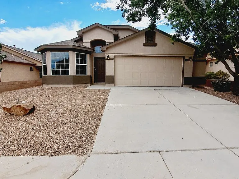 2811 Desert Sage Ave SW — Photo 2