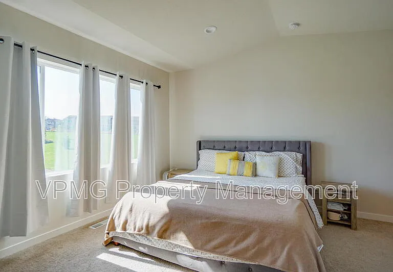 18402 NE 46th Pl — Photo 18