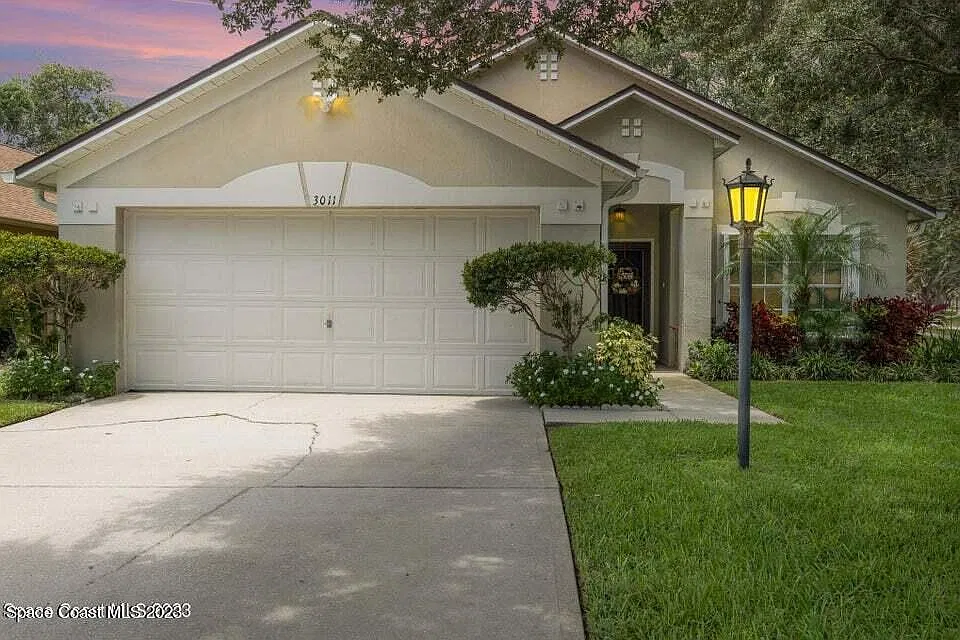 3011 Saint James Ln