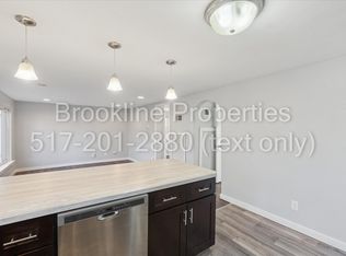 514 Brynford Ave, Lansing, MI 48917
