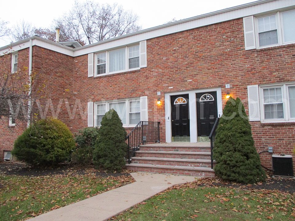 1st image of 15 Dartmouth Ave APT 2A